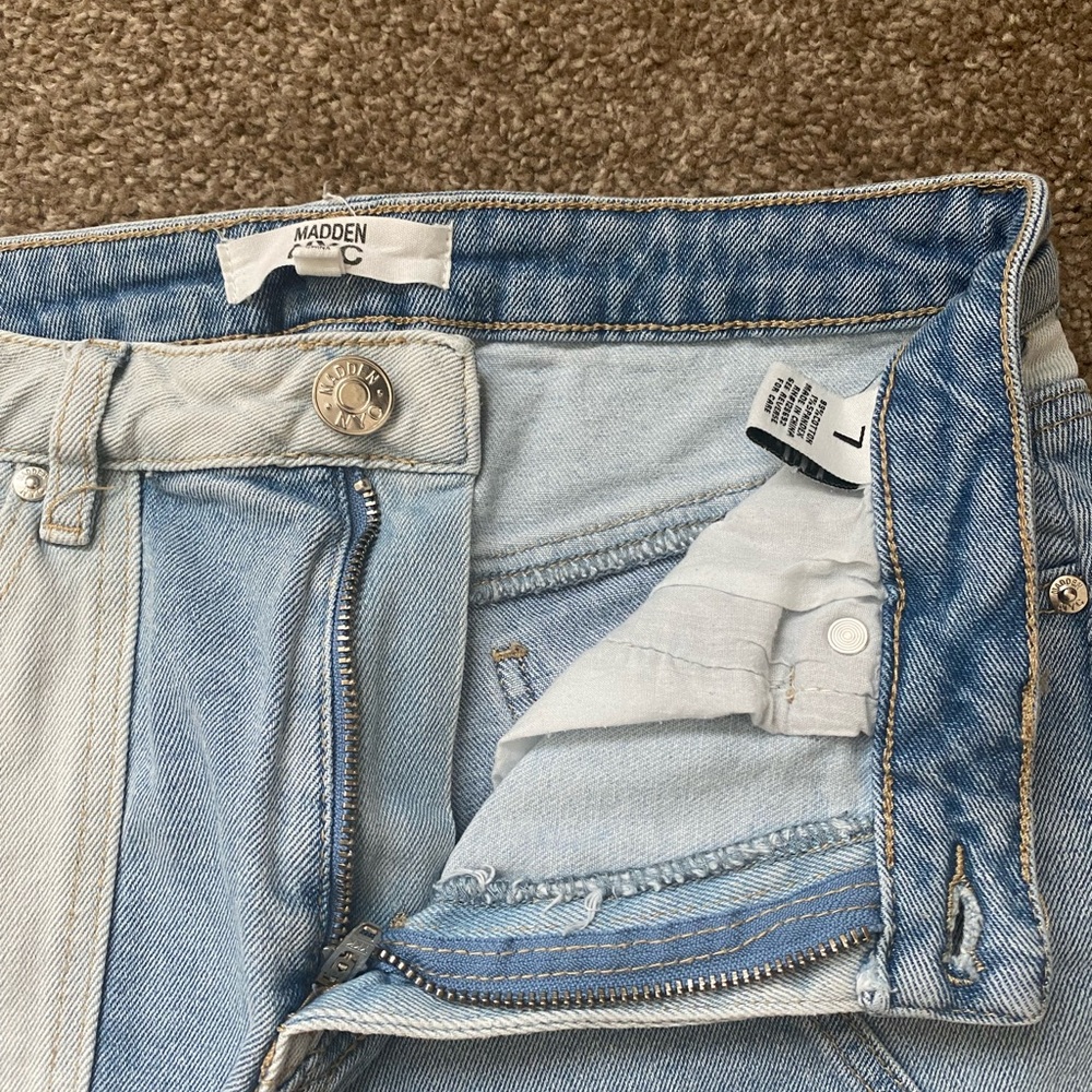 Colorblock Shorts - Picture 2 of 3